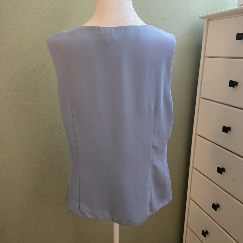 Covington Women's Light Blue V-Neck Sleeveless Blouse - Picture 2 of 9